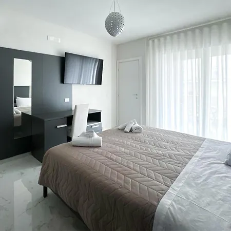 Apartment Awesome In With Jacuzzi *