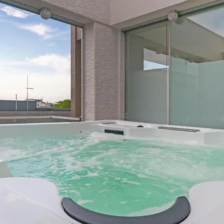 Awesome In With Jacuzzi Grottaglie